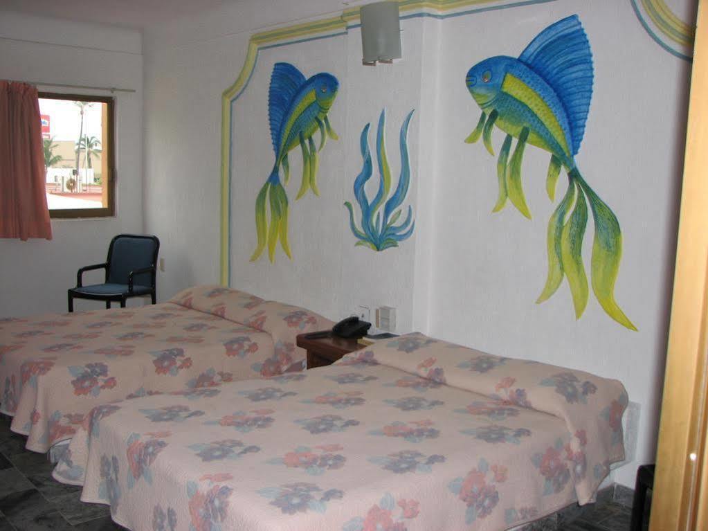 Hotel Y Suites Plaza Manzanillo Exterior photo