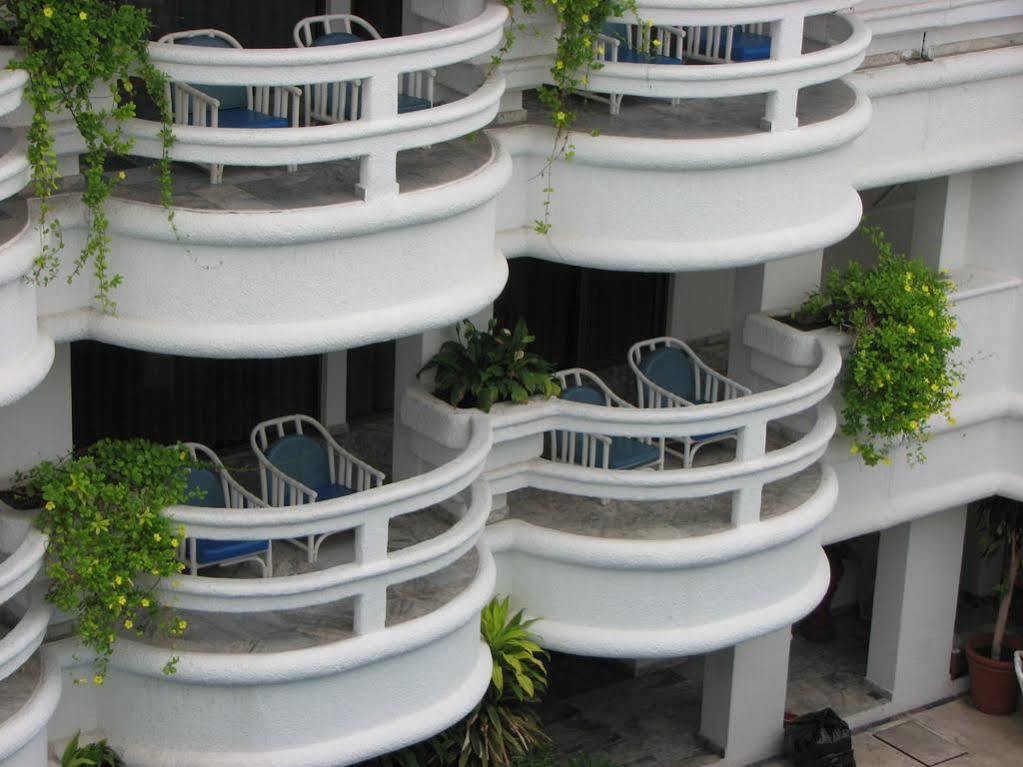 Hotel Y Suites Plaza Manzanillo Exterior photo